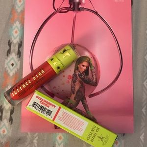 Jeffree Star Strawberry Crush Liquid Lipstick